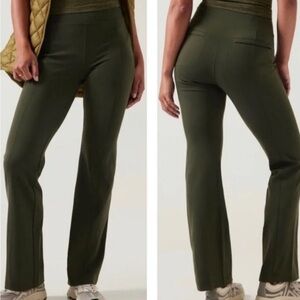 Athleta Delancey Straight Leg Pants, Aspen Olive, Size Small